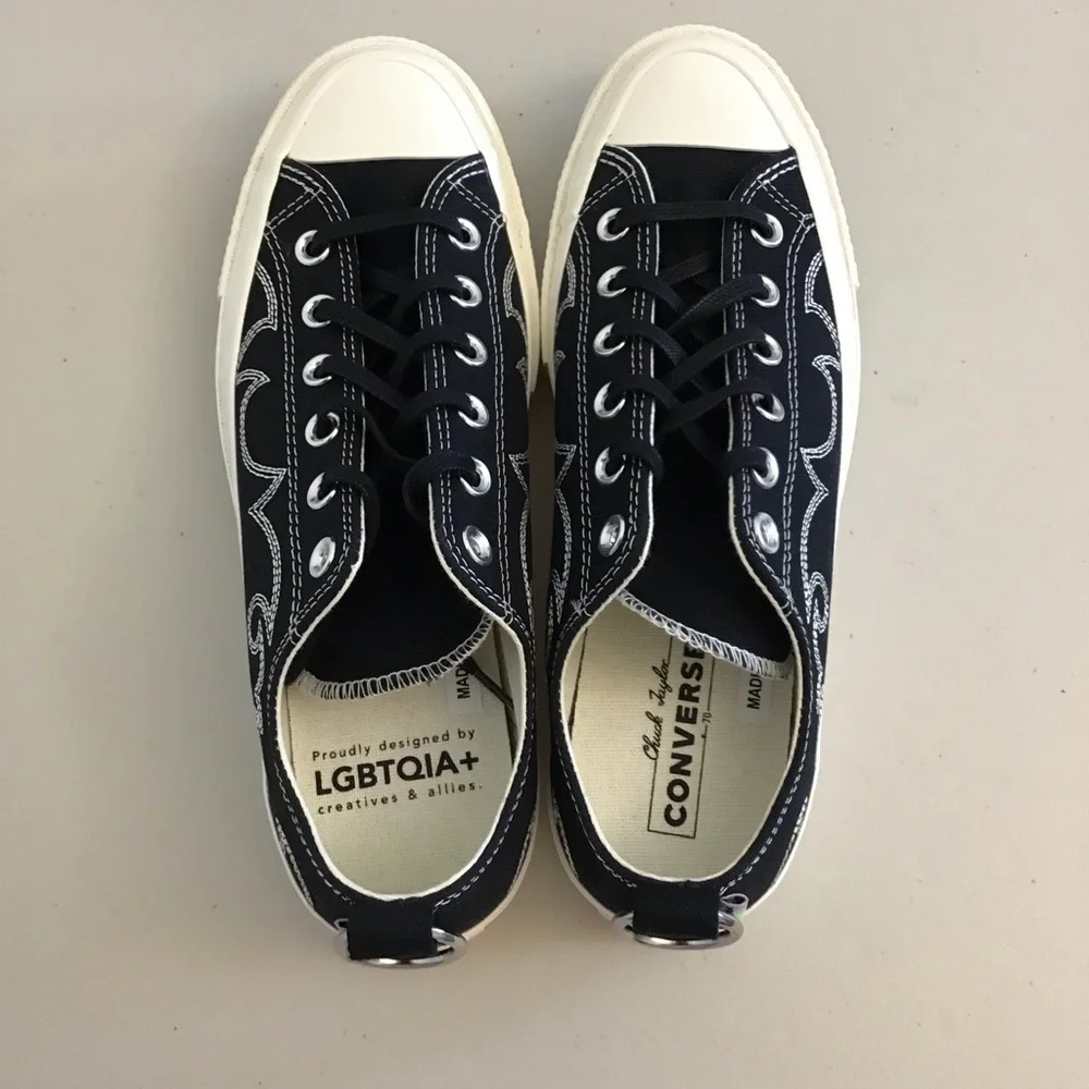 Converse Women’s 9 / Men’s 7 NWOT Chuck Low Pride Black Sneakers Shoes A10215C